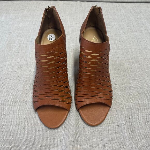 Franco Sarto A-Salito Heels Tan Leather Cut Outs Peep Toe Women's Size 6 - Picture 5 of 12